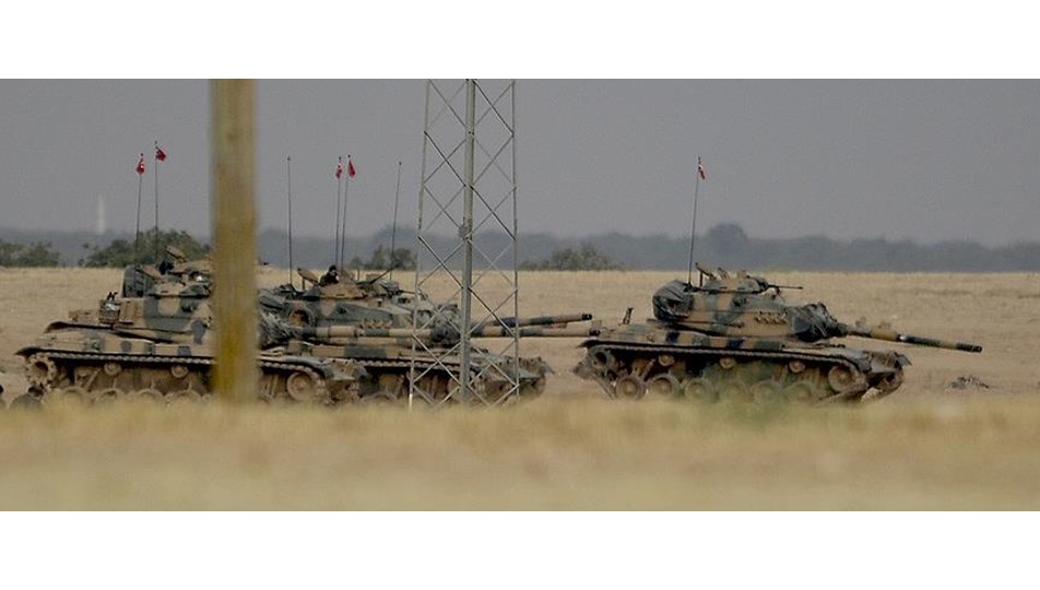 TSK zırhlıları Suriye'nin Çobanbey ilçesine girdi