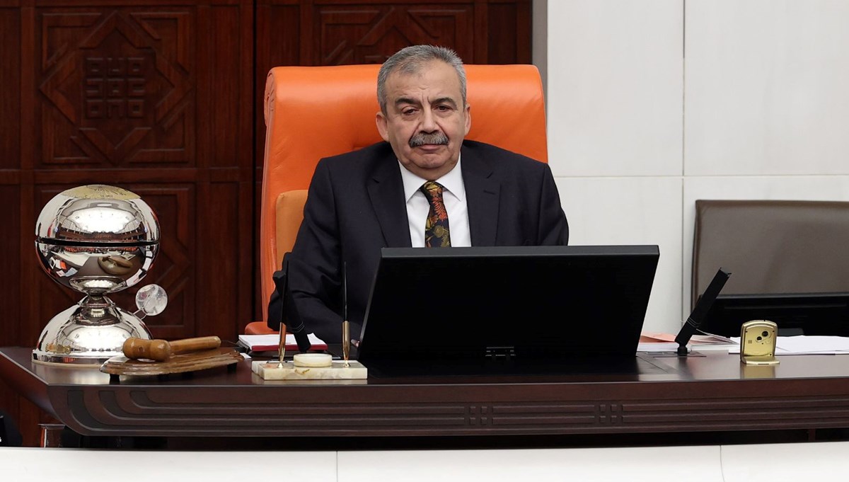 Bakan Koca'dan Sırrı Süreyya Önder'in sağlık durumuna ilişkin açıklama Bakan Koca'dan Sırrı Süreyya Önder'in sağlık durumuna ilişkin açıklama