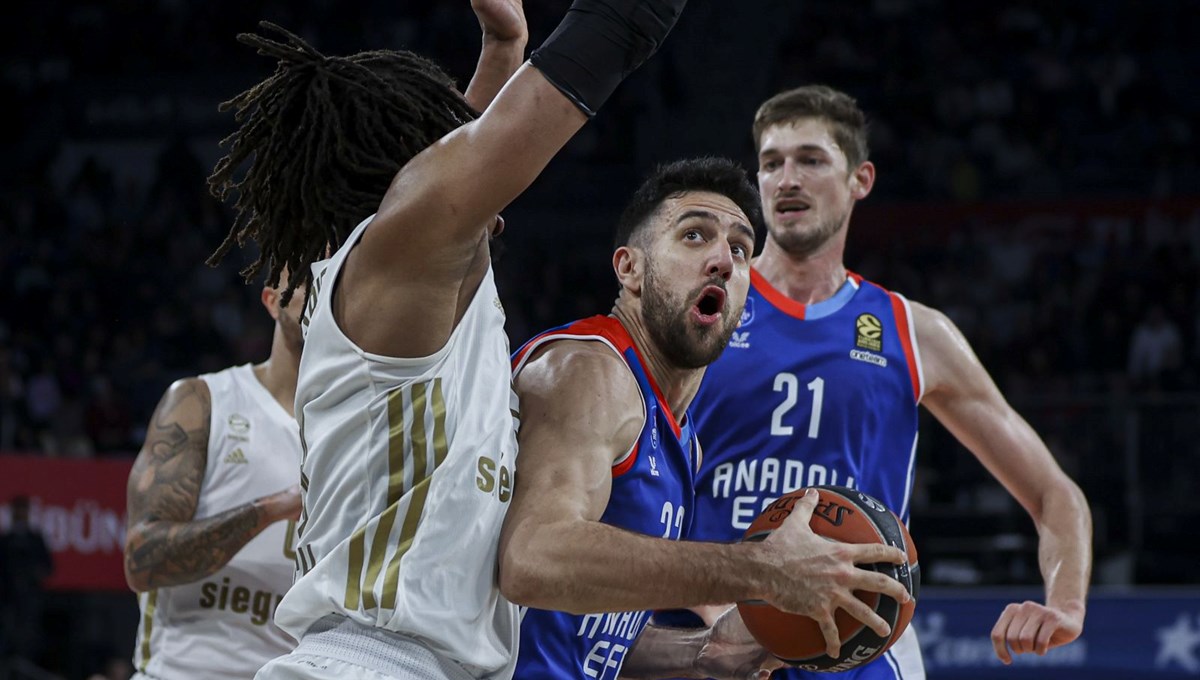 THY EuroLeague | Anadolu Efes evinde geri dönüşe engel olamadı