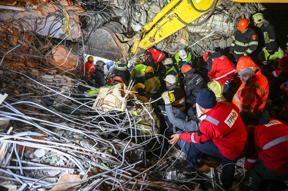 Mucize Kurtuluşlar: Depremin 6. gününde arama kurtarma çalışmaları sürüyor - 16