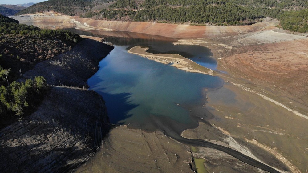 Bursa'nın su ihtiyacını karşılayan barajda su oranı yüzde 5'e düştü - 5