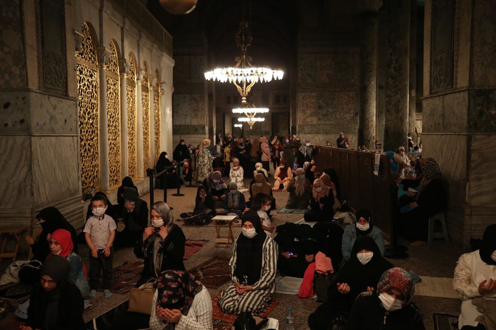 The crowd does not decrease in Hagia Sophia - 11