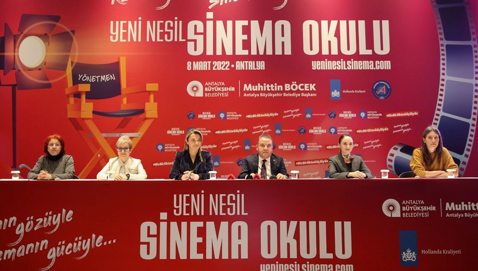 Antalya'da 'Yeni Nesil Sinema Okulu' projesi tanıtıldı