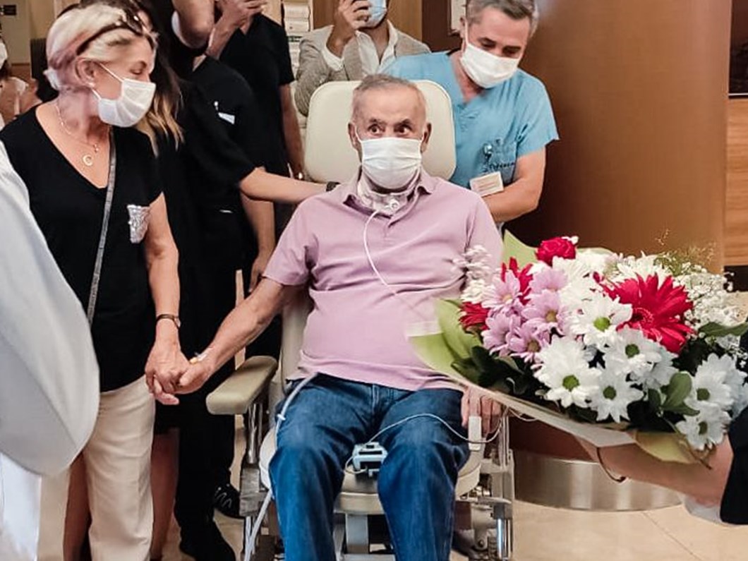 Covid-19 nedeniyle 130 gün yoğun bakımda kalan hasta taburcu oldu