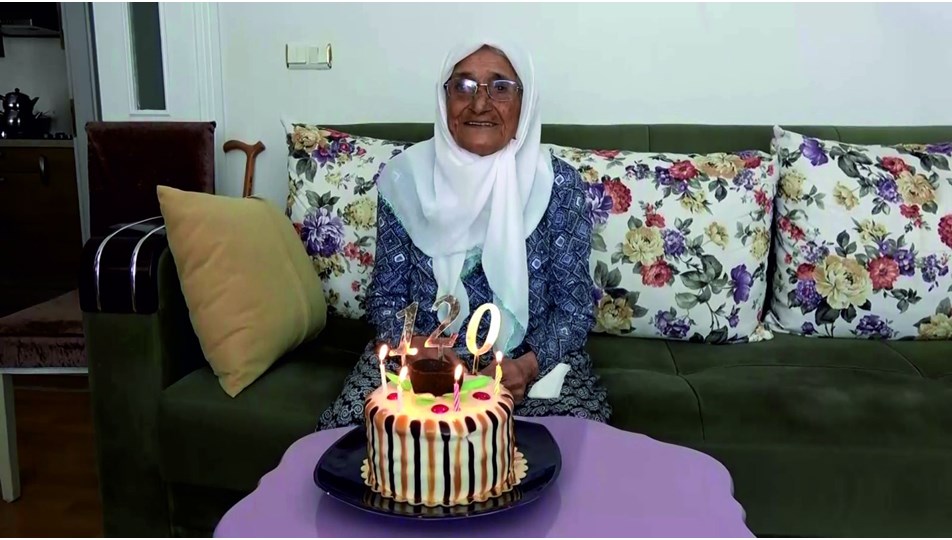 3 padişah ve 12 cumhurbaşkanı gördü