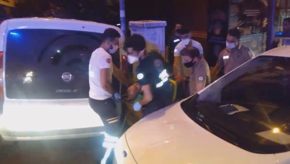 Kavga ettiği arkadaşları balkondan attı