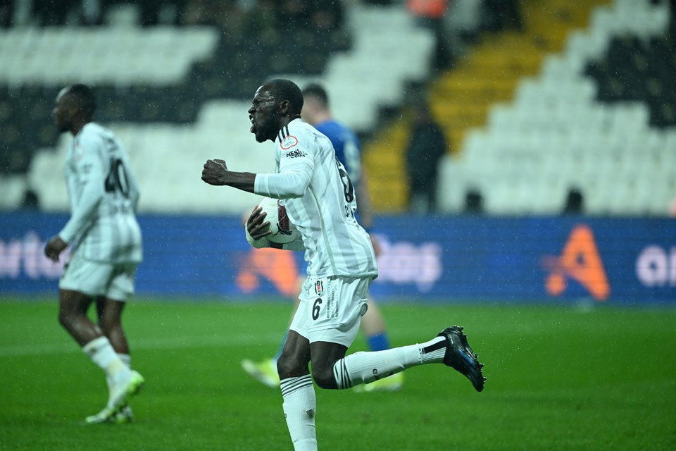 Dolmabahçe'de gol yağmuru: Beşiktaş'tan 3 gollü galibiyet - 1