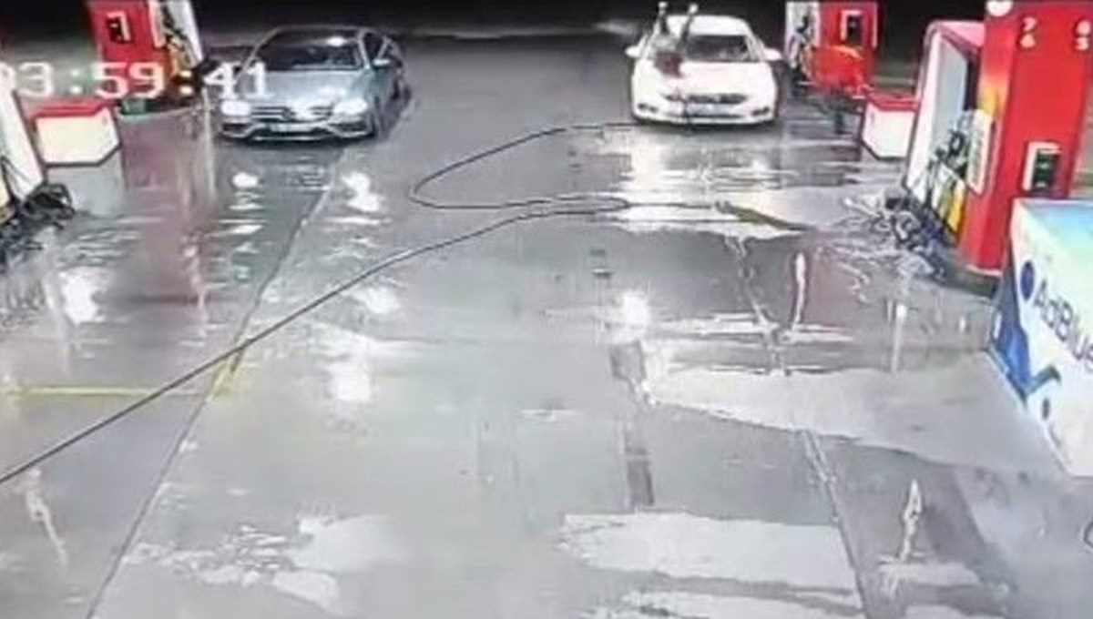 İzmir’de akaryakıt istasyonunda feci kaza İzmir’de akaryakıt istasyonunda feci kaza