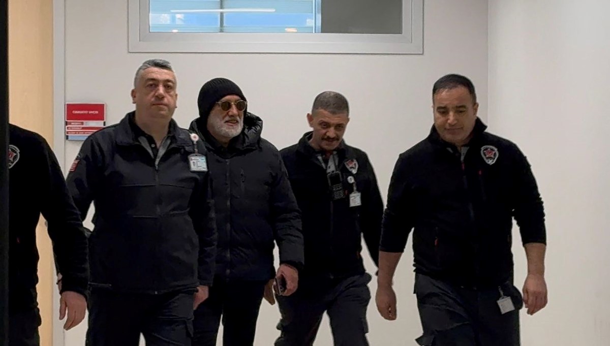 Yönetmen Sinan Çetin kaçak villa soruşturmasında ifade verdi: “Bu kadar saçma bir şey görmedim” Yönetmen Sinan Çetin kaçak villa soruşturmasında ifade verdi: “Bu kadar saçma bir şey görmedim”