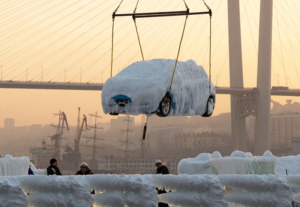 Rusya'da yük gemisindeki otomobiller dondu: Modelleri bile belli olmuyor - 2