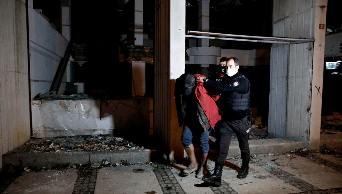 Rıza Sarraf'ın el konulan eski holding binasına hırsızlar dadandı