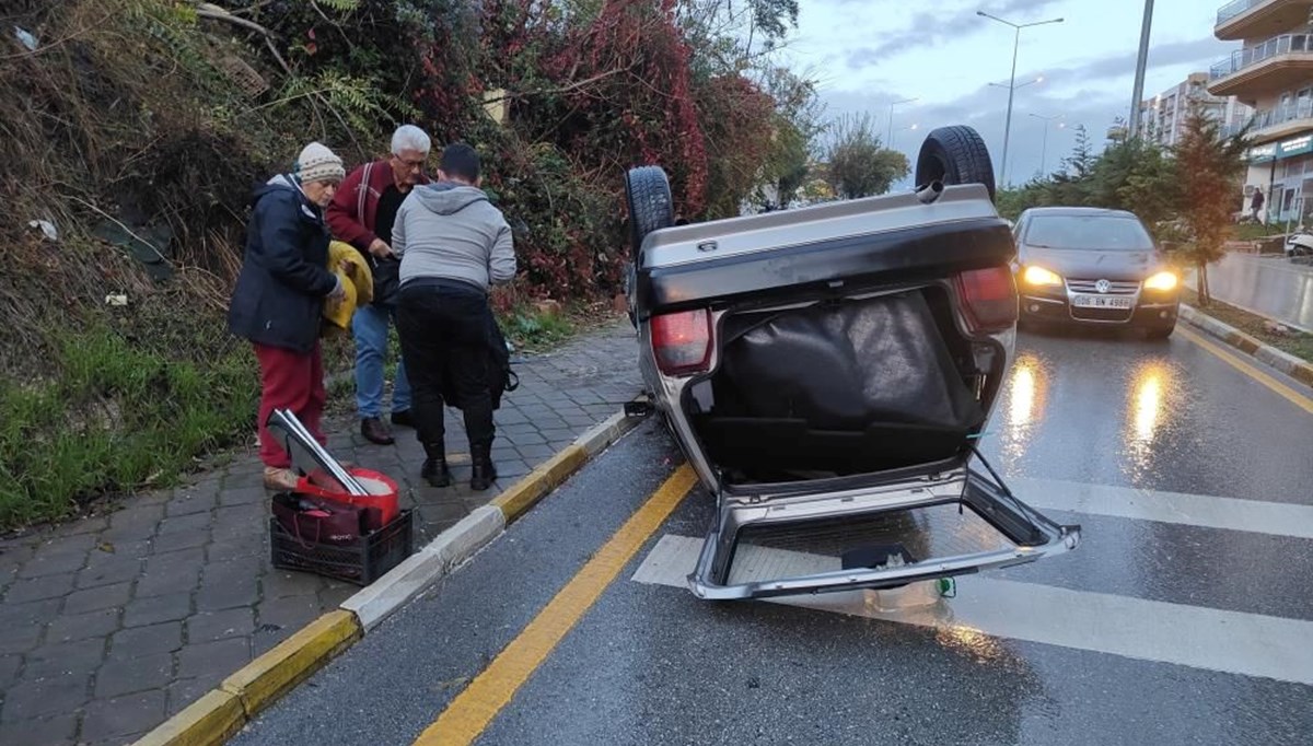 Kediye çarpmamak için manevra yaptı: Otomobiliyle takla attı Kediye çarpmamak için manevra yaptı: Otomobiliyle takla attı