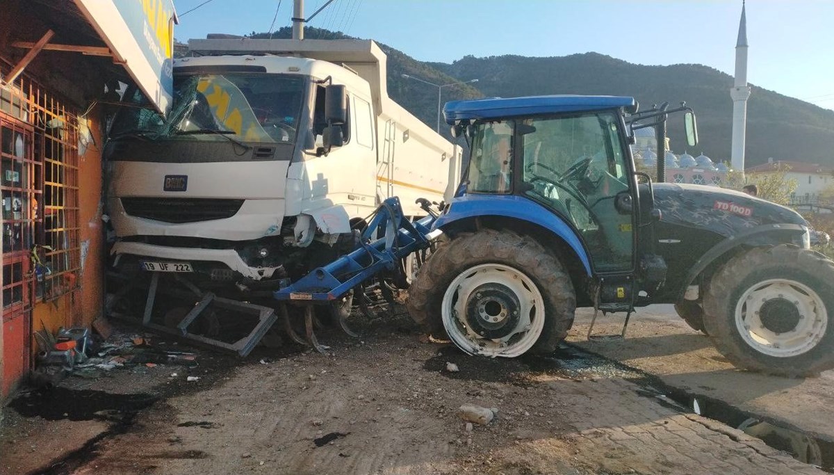 Çorum'da kamyon iş yerine girdi: 1 kişi hayatını kaybetti, 1 kişi yaralandı