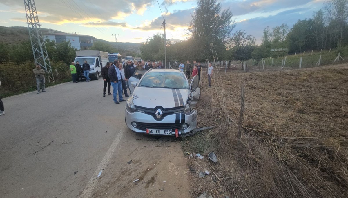 Otomobil ile minibüs çarpıştı: 5 kişi yaralandı