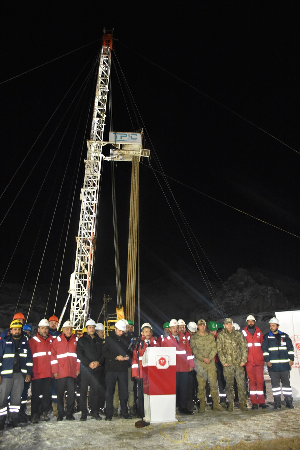 Gabar'da yeni yılın ilk petrol kuyusu açıldı - 1