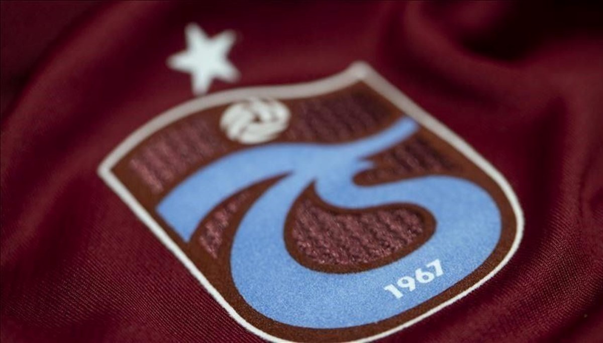 Trabzonspor'dan Galatasaray formalı iki kadın taraftara yapılanlara tepki