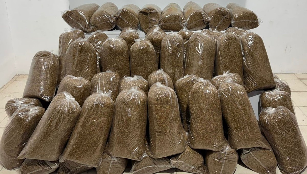 Samsun'da 250 kilo kaçak tütün ele geçirildi Samsun'da 250 kilo kaçak tütün ele geçirildi