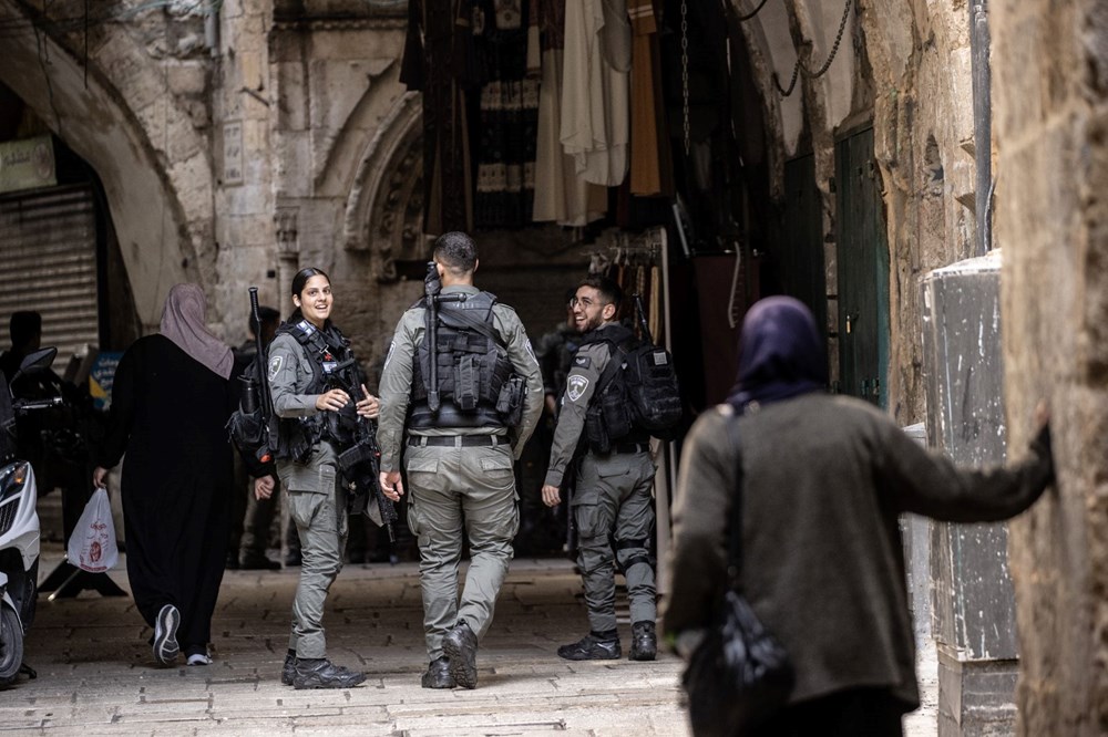 İsrail'den cuma namazı öncesi Mescid-i Aksa ve çevresinde yoğun güvenlik önlemleri - 4