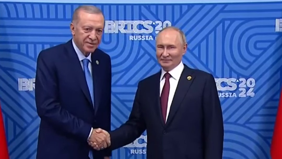 Cumhurbaşkanı Erdoğan, Putin’le bir araya geldi | Putin: Ankara’daki terör saldırısını kınıyorum