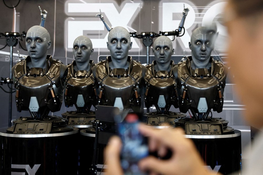 8. Dünya Robot Konferansı başladı: Cyber köpekten insansı robotlara yüzlerce robot sahnede - 8