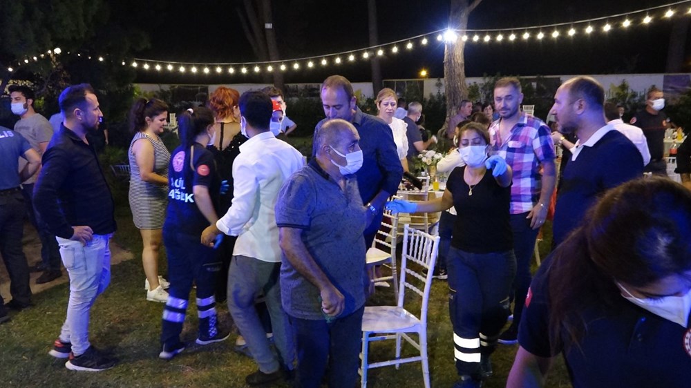 Antalya'da kır düğününde'ağaç' devrildi: 1 ölü - 8