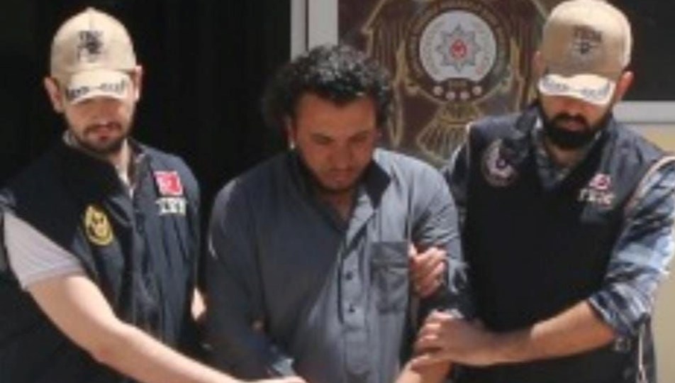Eylem hazırlığındaki DAEŞ'li canlı bomba yakalandı