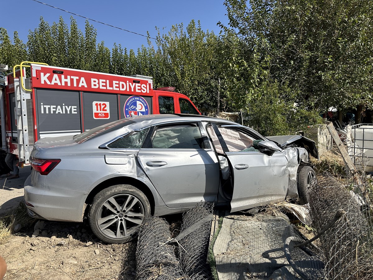 Kazada otomobil kullanılamaz hale geldi.