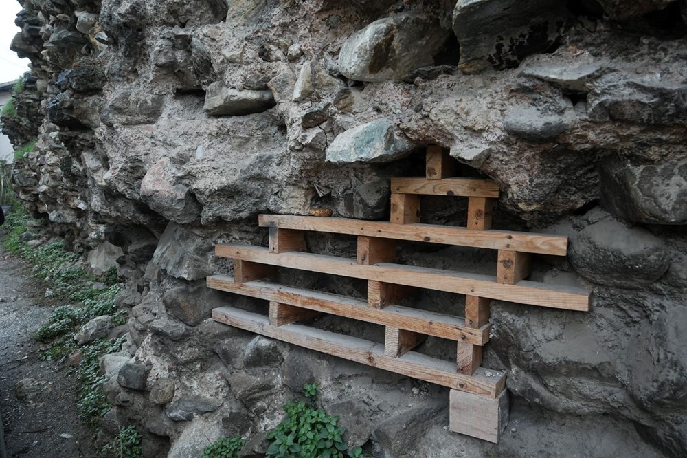 2000 Yıllık Surlara Anten Darbesi 77