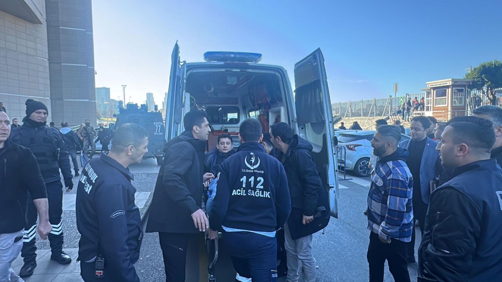 Çağlayan Adliyesi'nde polis noktasına silahlı saldırı: 2 saldırgan öldürüldü, 1 vatandaş hayatını kaybetti - 11