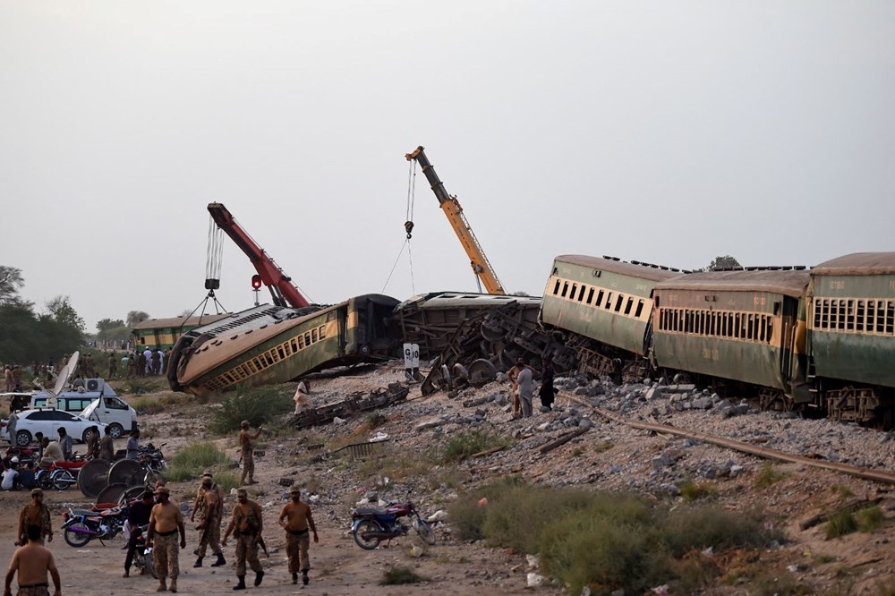 Pakistan'da tren faciası: En az 30 ölü, 90'dan fazla yaralı - 5