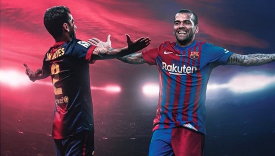 Dani Alves yeniden Barcelona'da
