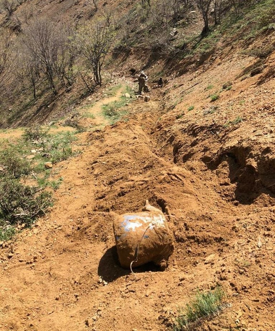 Bingöl'de 4 düdüklü tencerede 80 kilogram patlayıcı bulundu - 1