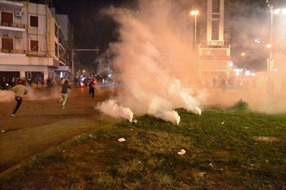 Lübnan'da protestolar şiddetleniyor: 226 yaralı - 12