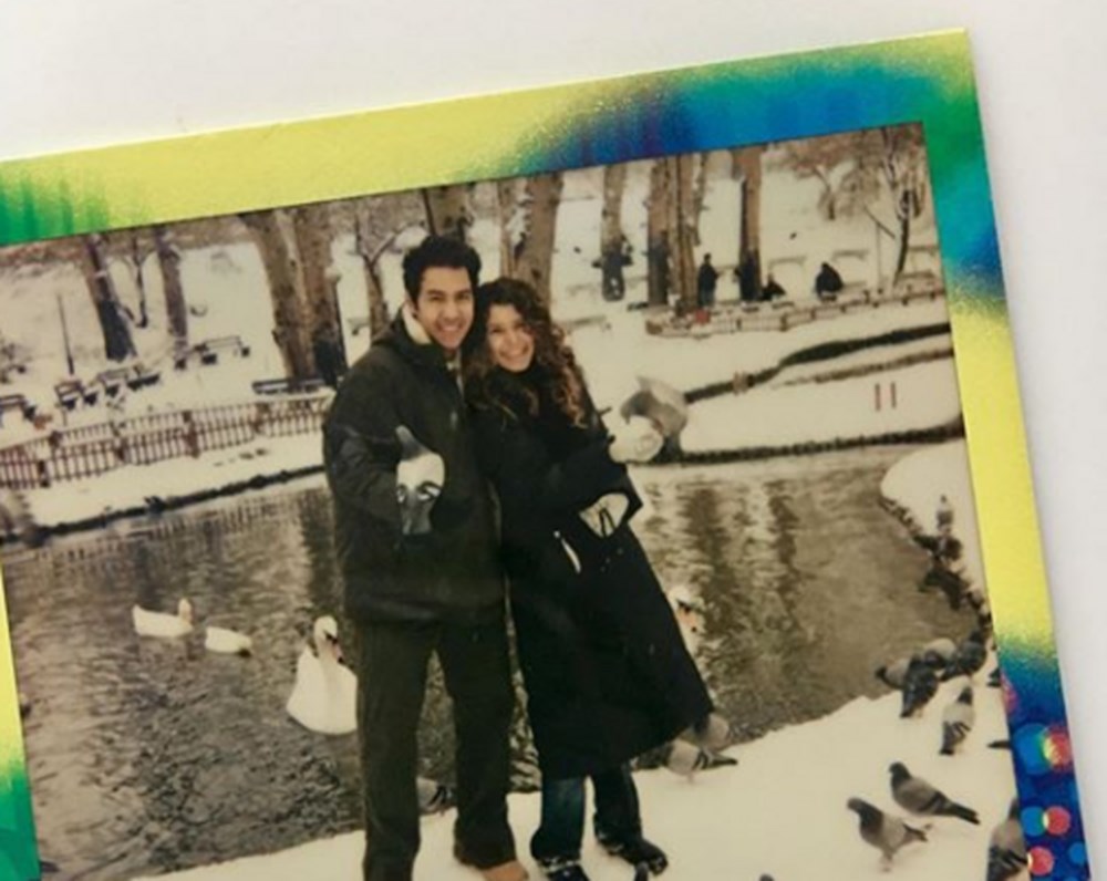 Beren Saat hayatını kaybeden ilk aşkının doğum gününü unutmadı - 1
