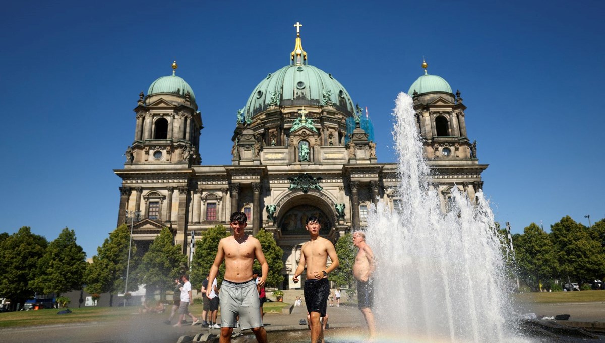 Sıcak hava dünyayı kavuruyor: Rekor hangi ülkede?