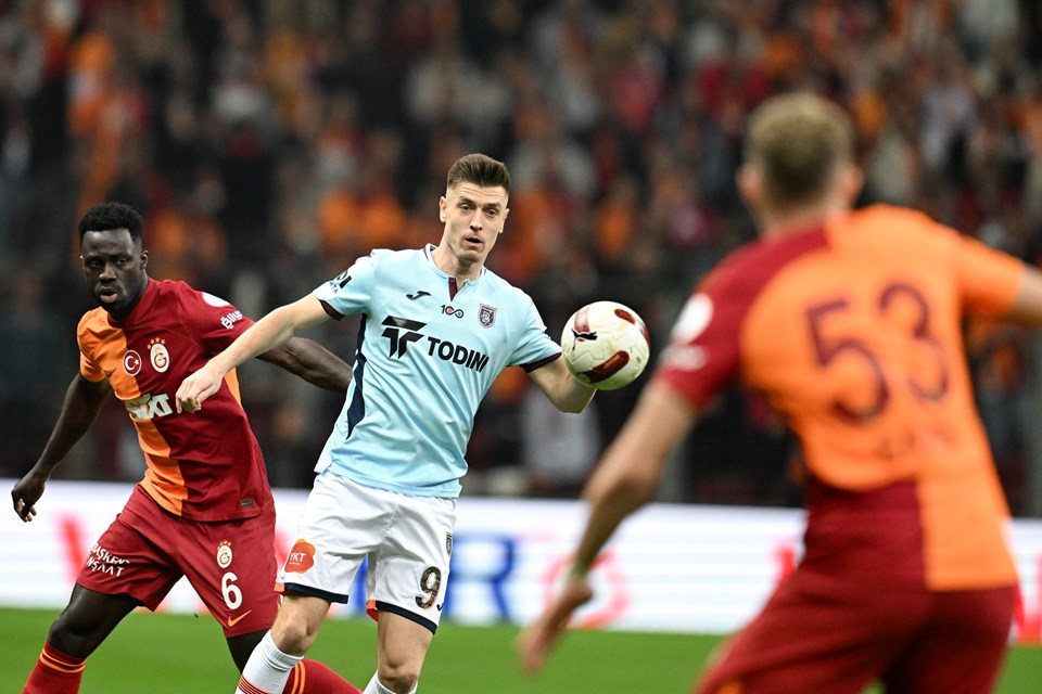 Galatasaray, Başakşehir karşısında 3 puanı aldı - Son Dakika Spor Haberleri  | NTV Spor&Skor