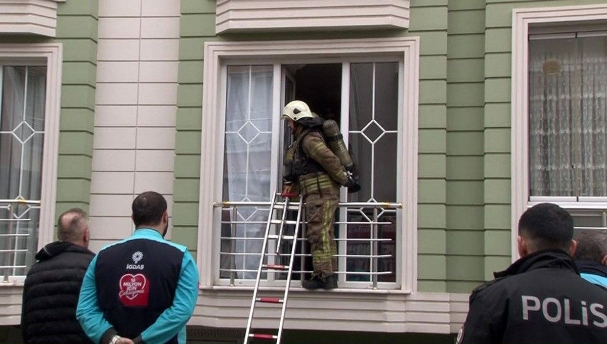 Ataşehir'de gaz kokusu paniği Ataşehir'de gaz kokusu paniği