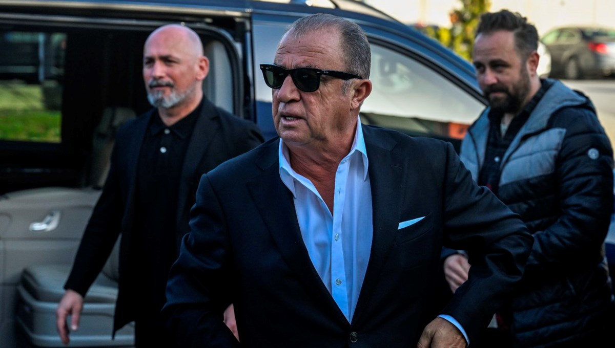 Fatih Terim Atina'ya uçtu: Söyleyeceğimiz çok şey olacak ama şimdi değil Fatih Terim Atina'ya uçtu: Söyleyeceğimiz çok şey olacak ama şimdi değil