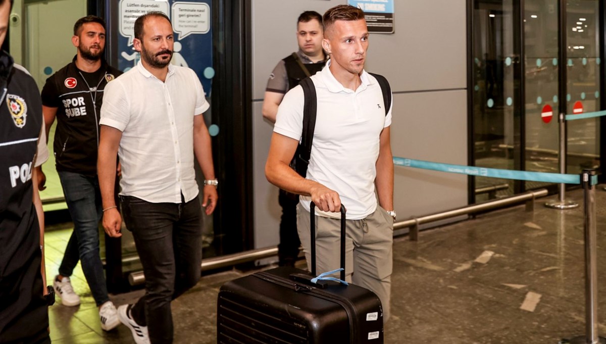 Hırvat yıldız Mislav Orsic Trabzonspor için geldi Hırvat yıldız Mislav Orsic Trabzonspor için geldi