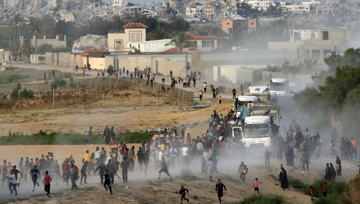 ABD'den Gazze'ye geçici liman: İnsani yardım TIR'ları kente girdi