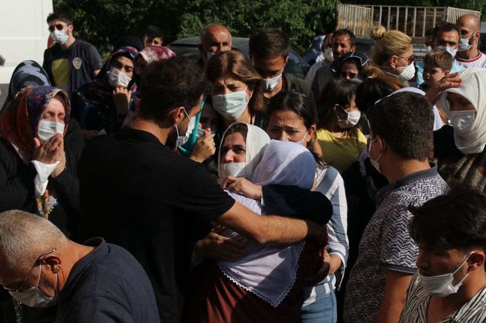 Hüzünlü veda: Pınar Gültekin son yolculuğuna uğurlandı - 16