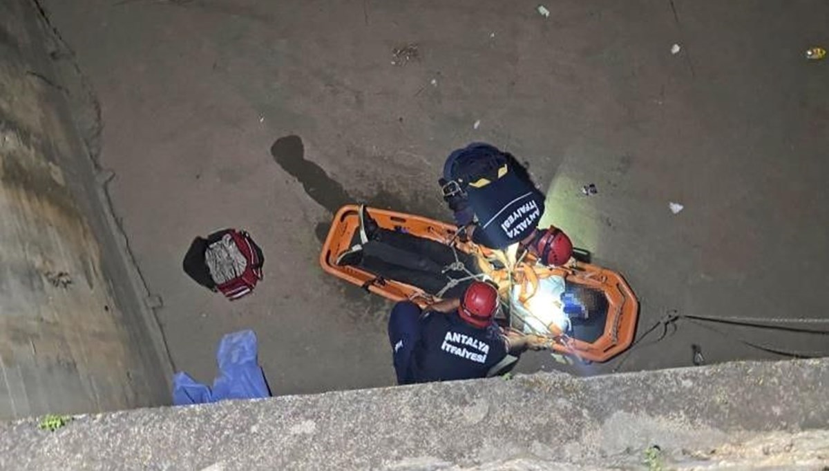 Köprüden beton zemine düşen adam yaralandı Köprüden beton zemine düşen adam yaralandı