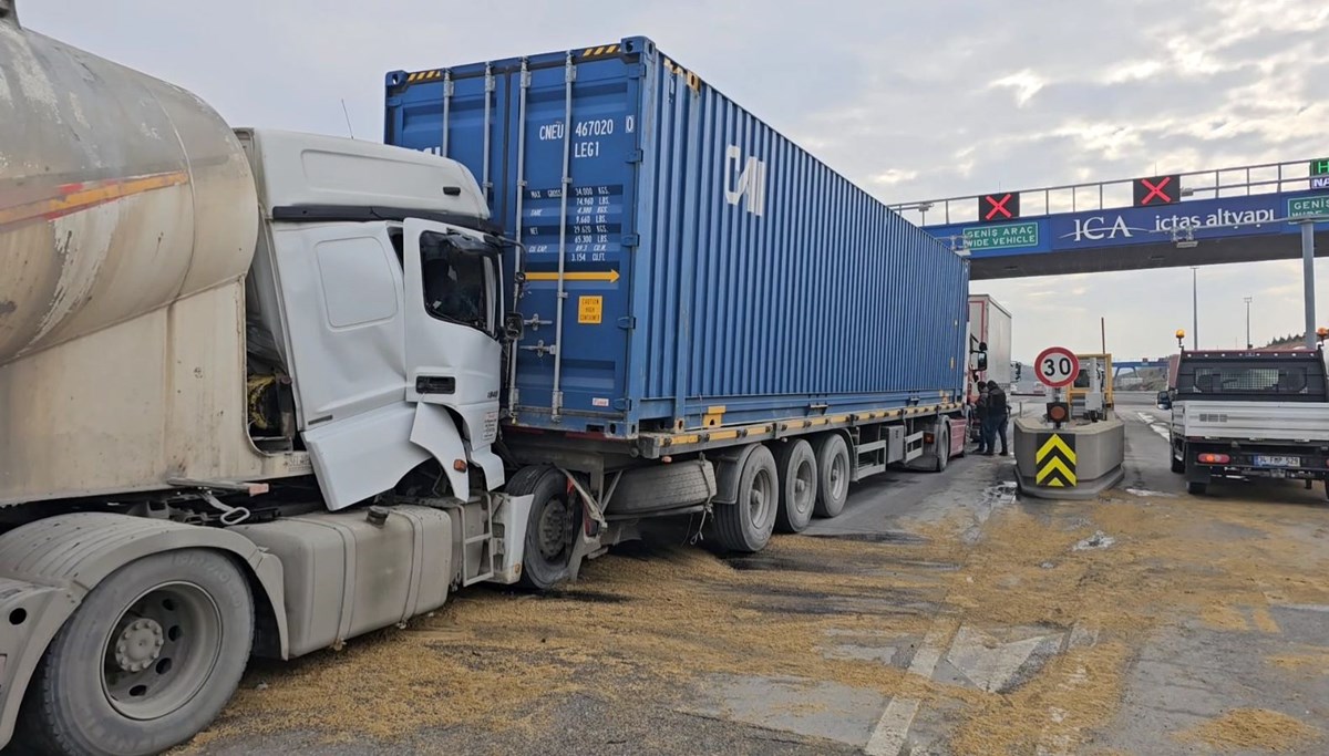 Kuzey Marmara Otoyolu gişelerinde kaza: 2 yaralı