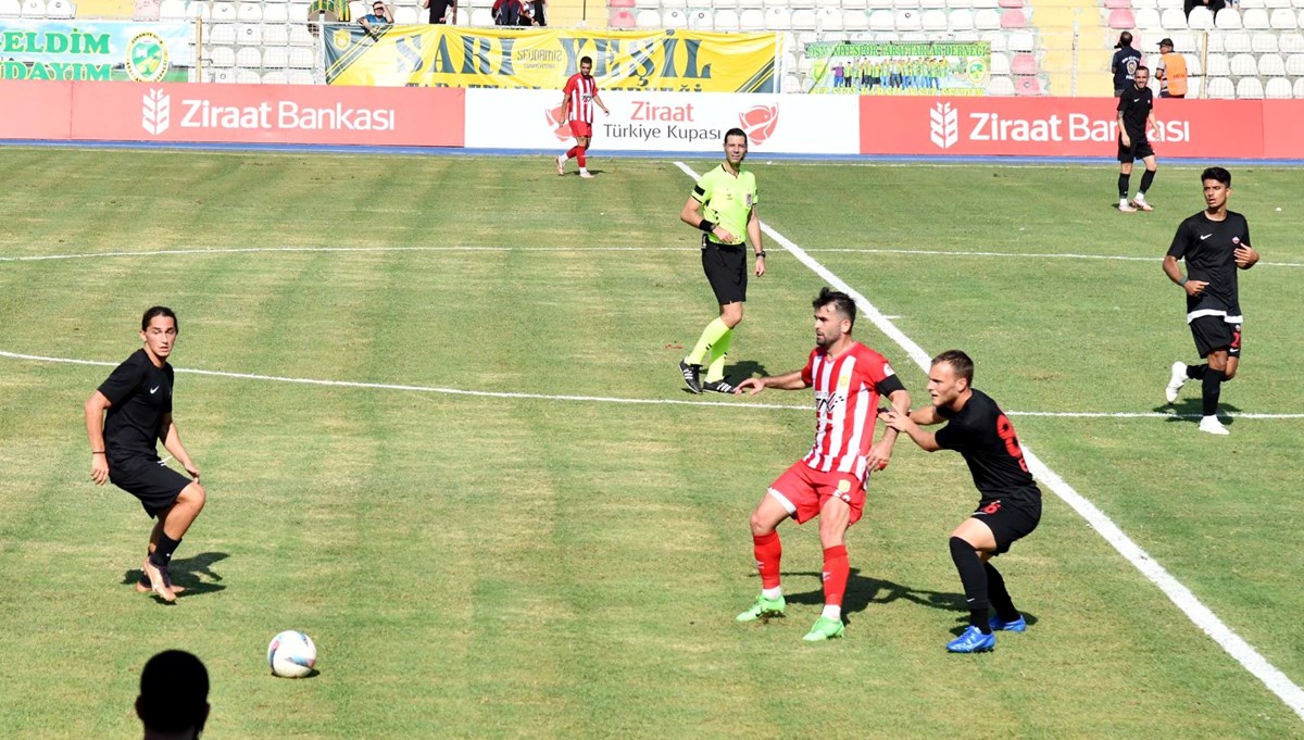 Osmaniyespor-Diyarbekirspor maçı yarıda kaldı Osmaniyespor-Diyarbekirspor maçı yarıda kaldı