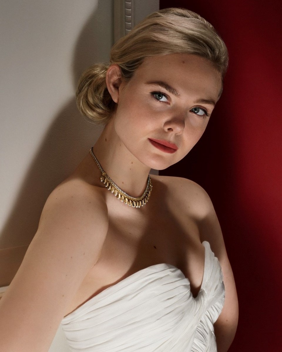 ABD'li oyuncu Elle Fanning, Hollywood ikonu Grace Kelly'e benzetildi - 3