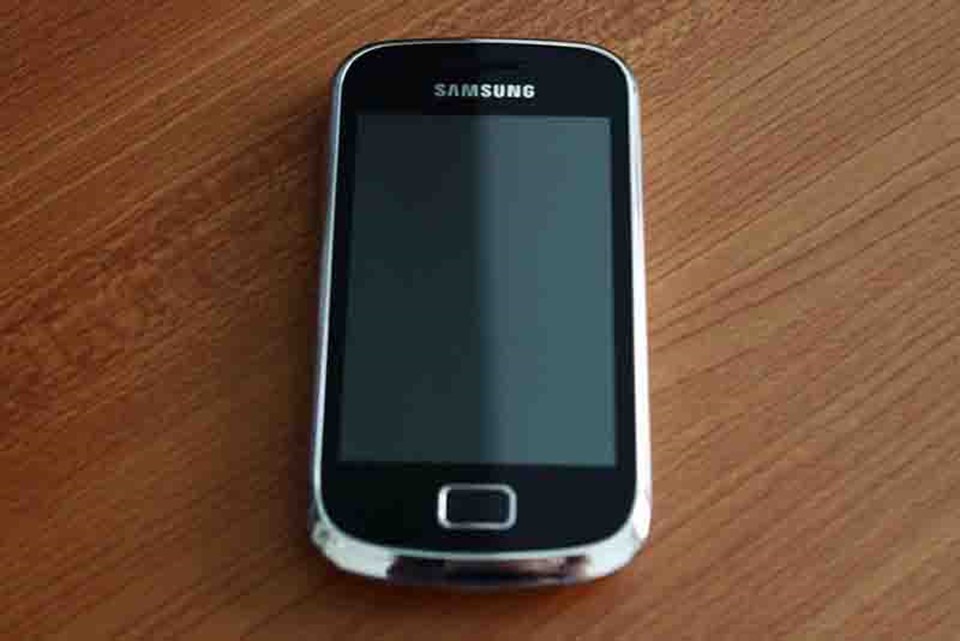 Kompakt tasarımlı akıllı telefon: Galaxy Mini 2 - 6