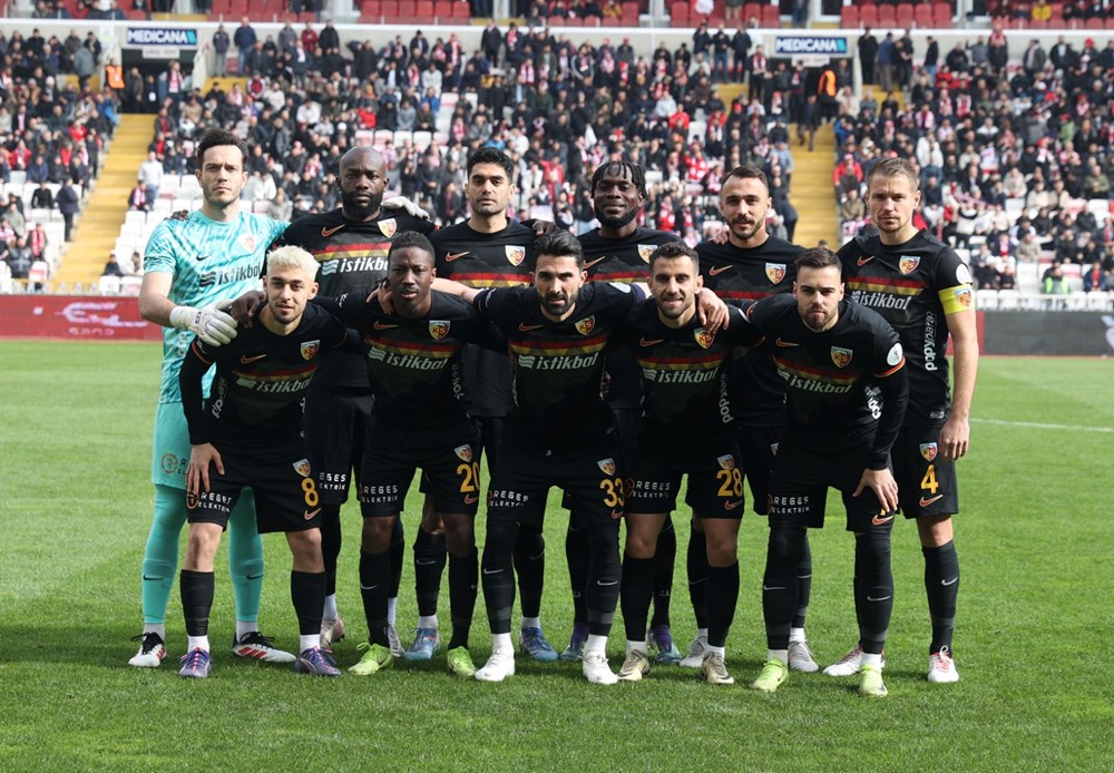 Kayserispor'da Bahoken'den takım arkadaşına tokat: Kırmızı kartla oyundan atıldı - 2