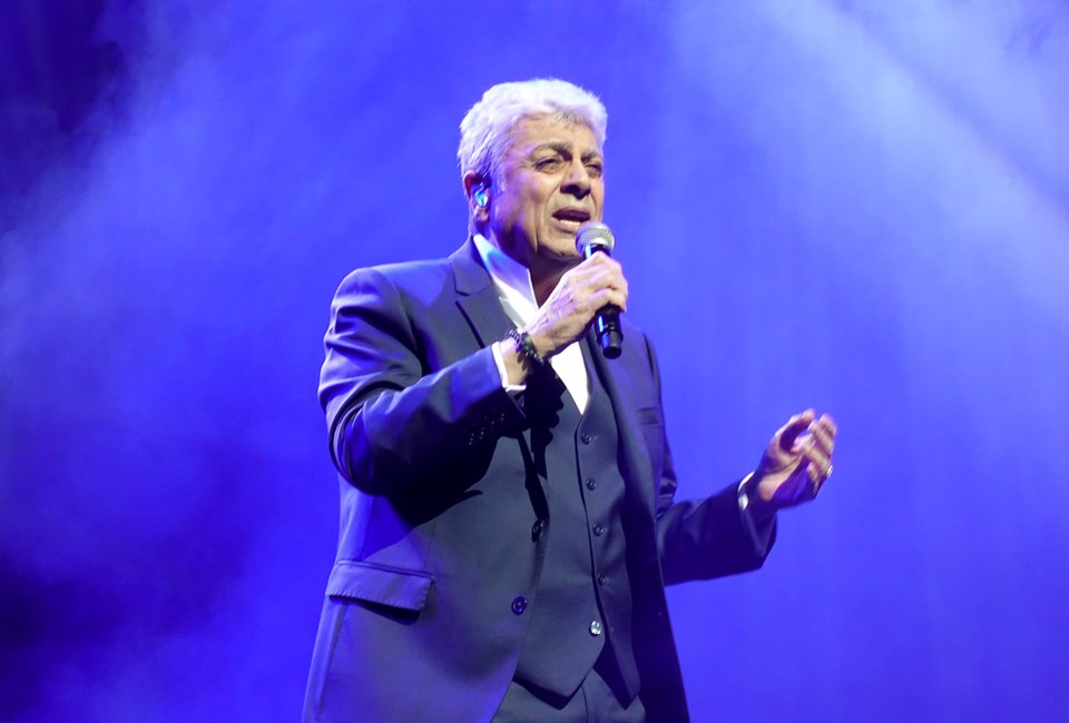 İstanbul'da Enrico Macias rüzgarı - 1
