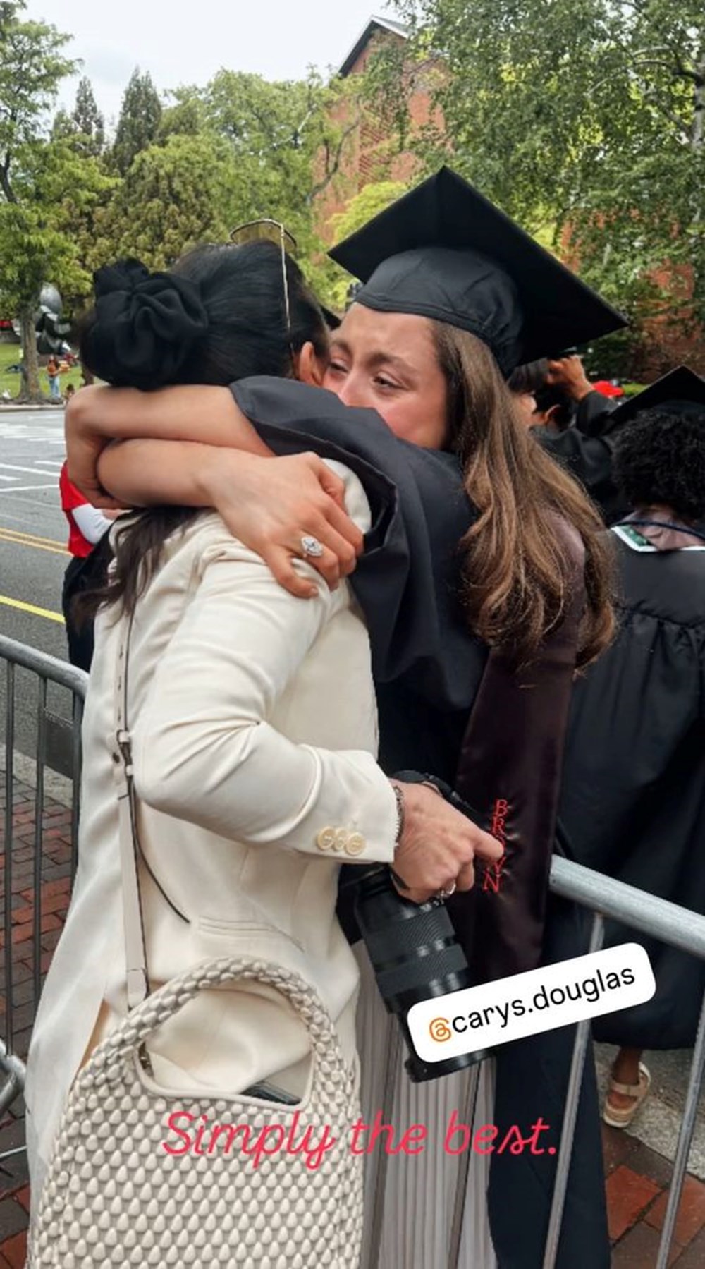 Catherine Zeta-Jones ile Michael Douglas'ın gurur günü: Tek sözle en uygunu 76 CiLhfGI0fkGCl5qh4RVD3A