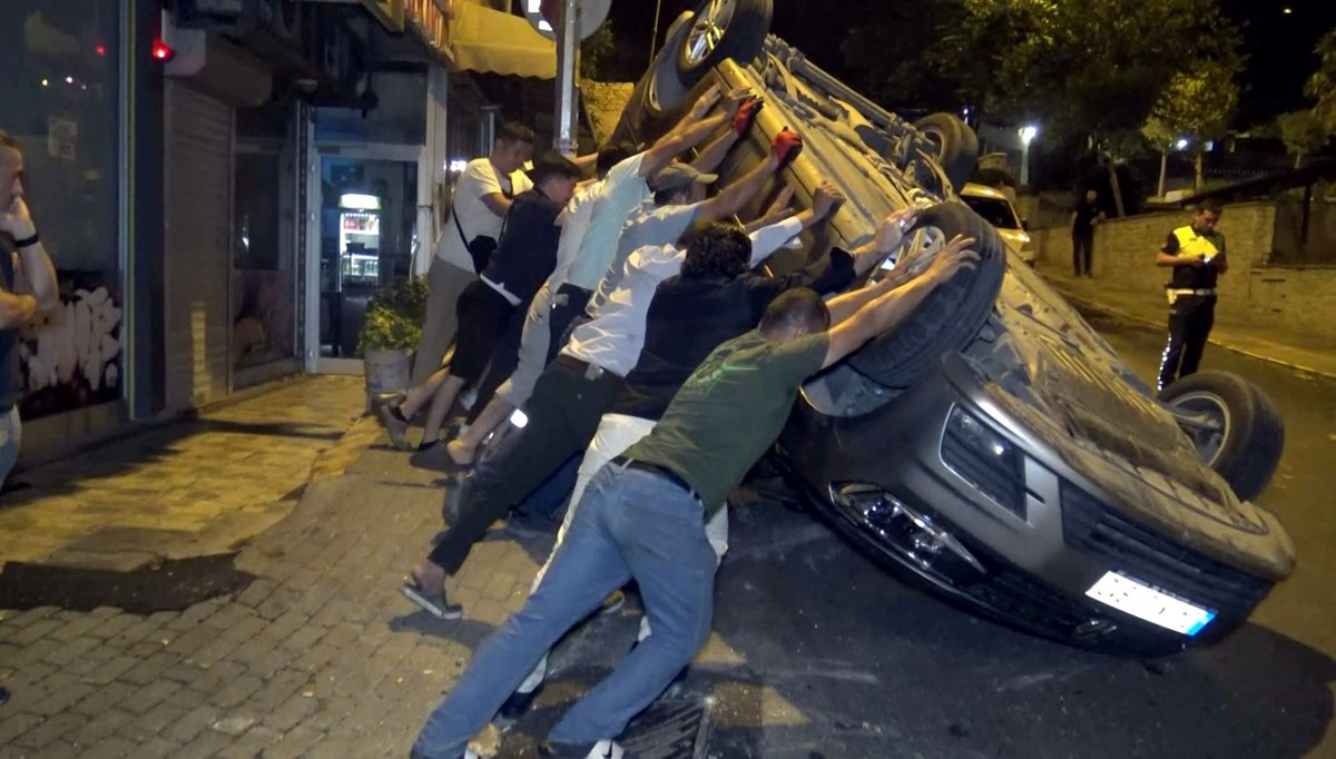 Avcılar'da kaza: Otomobil ters döndü, 1 kişi yaralandı